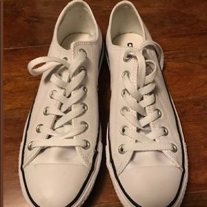 White leather Converse women’s sz 9, men’s size 7